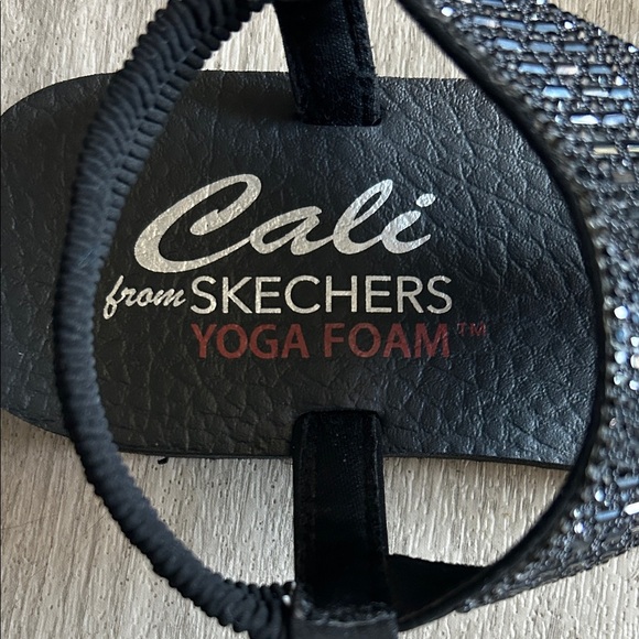 Skechers Black Women's Sandals (NWOT) - Picture 7 of 9